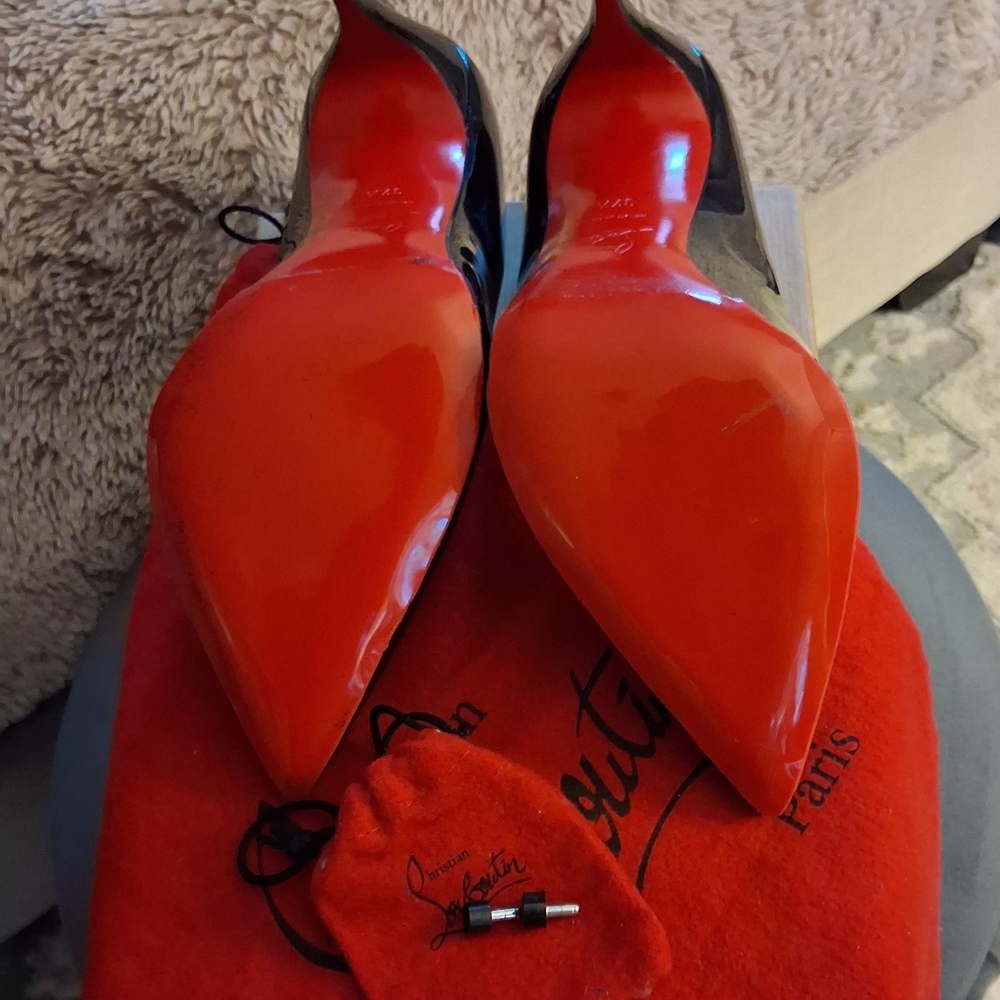Christian Louboutin Black Patent Leather Pointed-Toe Pumps with Red Soles - Picture 4 of 6